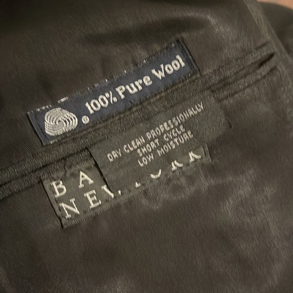 AUTHENTIC BURBERRY BLAZER. PERFECT THRIFTING PIECE. - Picture 5 of 5